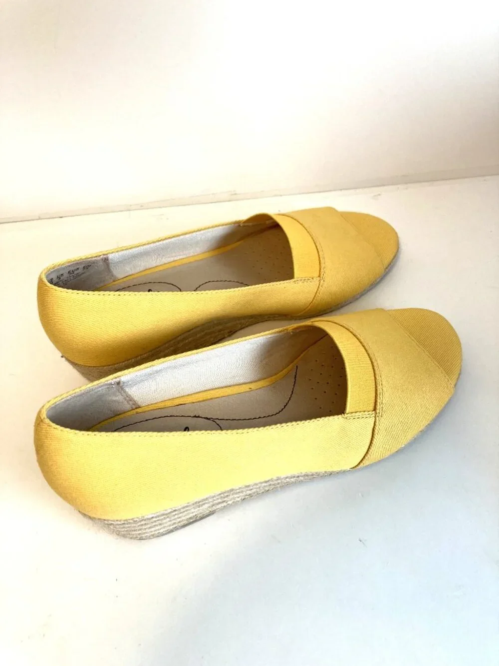 Life Stride Yellow Canvas Espadrille Wedges – Comfort Arch Support, Size 8M
